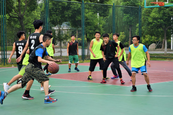 激情四射 谁与争锋——记江南大学药学院迎新生篮球友谊赛圆满落幕