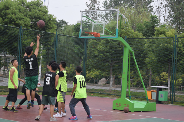 激情四射 谁与争锋——记江南大学药学院迎新生篮球友谊赛圆满落幕