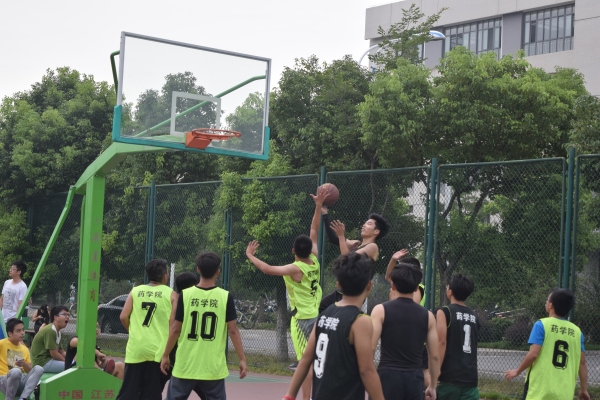 激情四射 谁与争锋——记江南大学药学院迎新生篮球友谊赛圆满落幕