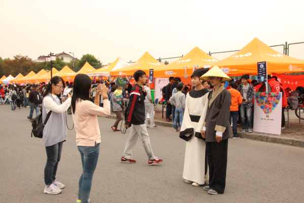 张扬青春魅力，共铸个性未来——药学院成功参加江南大学科技节开幕式