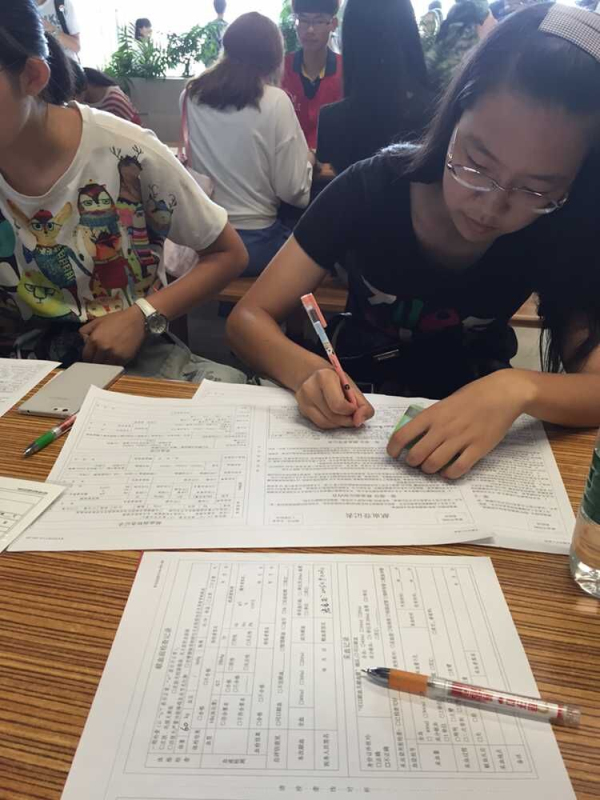 滴滴鲜血，款款爱心