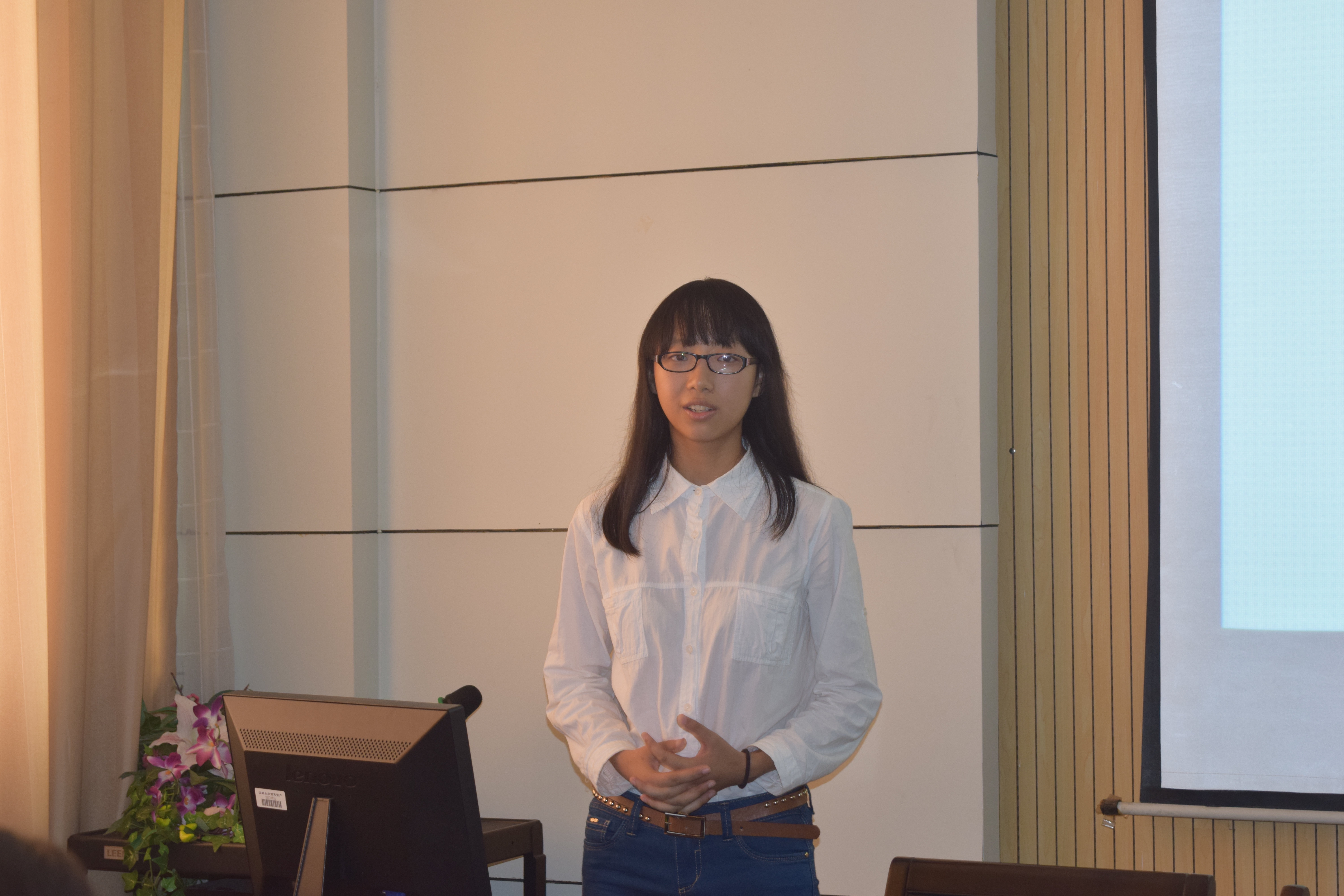 药学院举行2015年度本硕博国奖风采答辩会